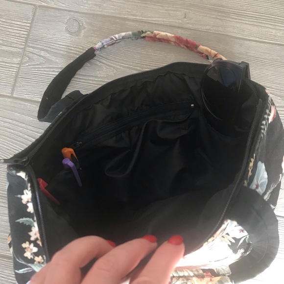 VINTAGE Handmade Cottage Core Bag with Large Floral Print and 3 Inside Pockets - Picture 8 of 9